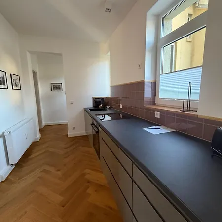 Kumbeer I Altbau 77qm I Wohnen Am Flosshafen Lägenhet *