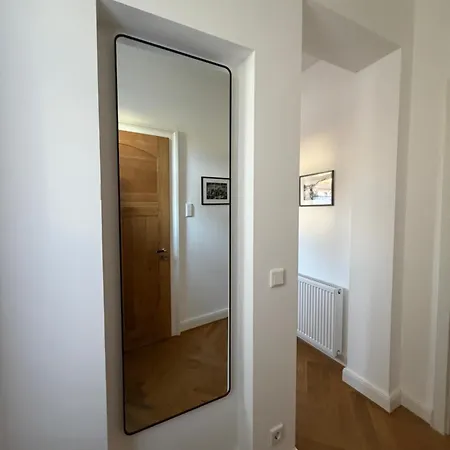 Kumbeer I Altbau 77qm I Wohnen Am Flosshafen Apartman *